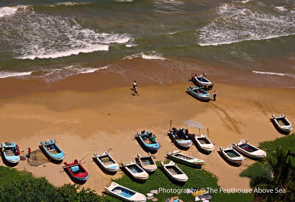 The Penthouse Above Sea Apartment Dehiwala-Mount Lavinia Luaran gambar