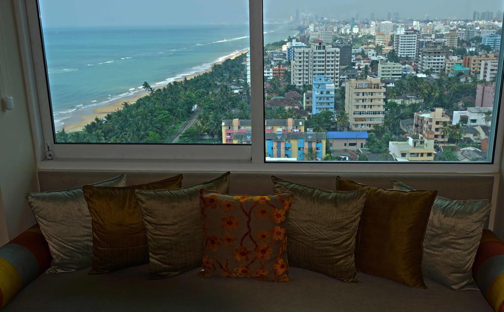 The Penthouse Above Sea Apartment Dehiwala-Mount Lavinia Luaran gambar