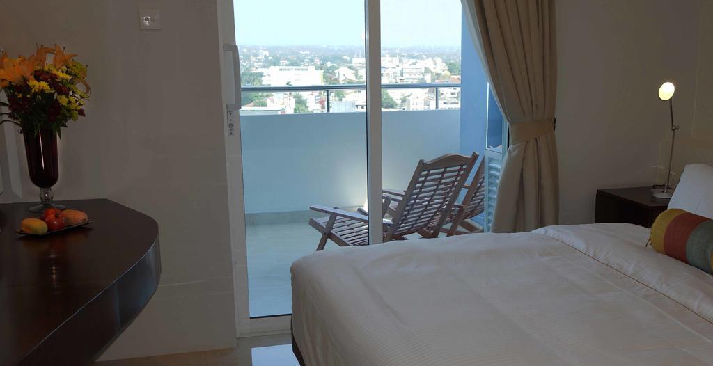The Penthouse Above Sea Apartment Dehiwala-Mount Lavinia Luaran gambar
