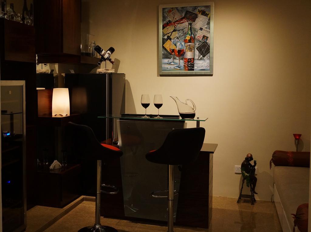 The Penthouse Above Sea Apartment Dehiwala-Mount Lavinia Luaran gambar