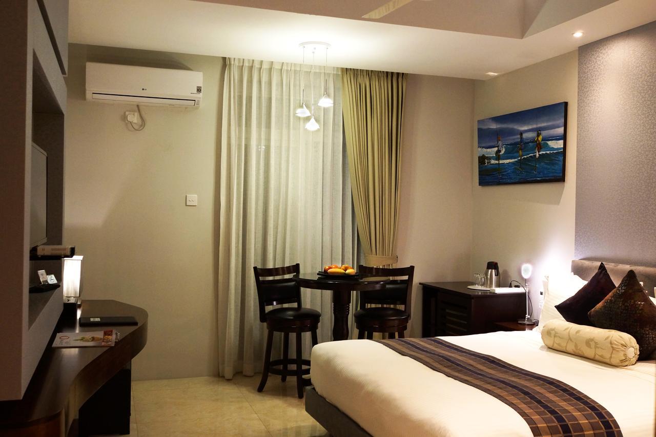 The Penthouse Above Sea Apartment Dehiwala-Mount Lavinia Luaran gambar