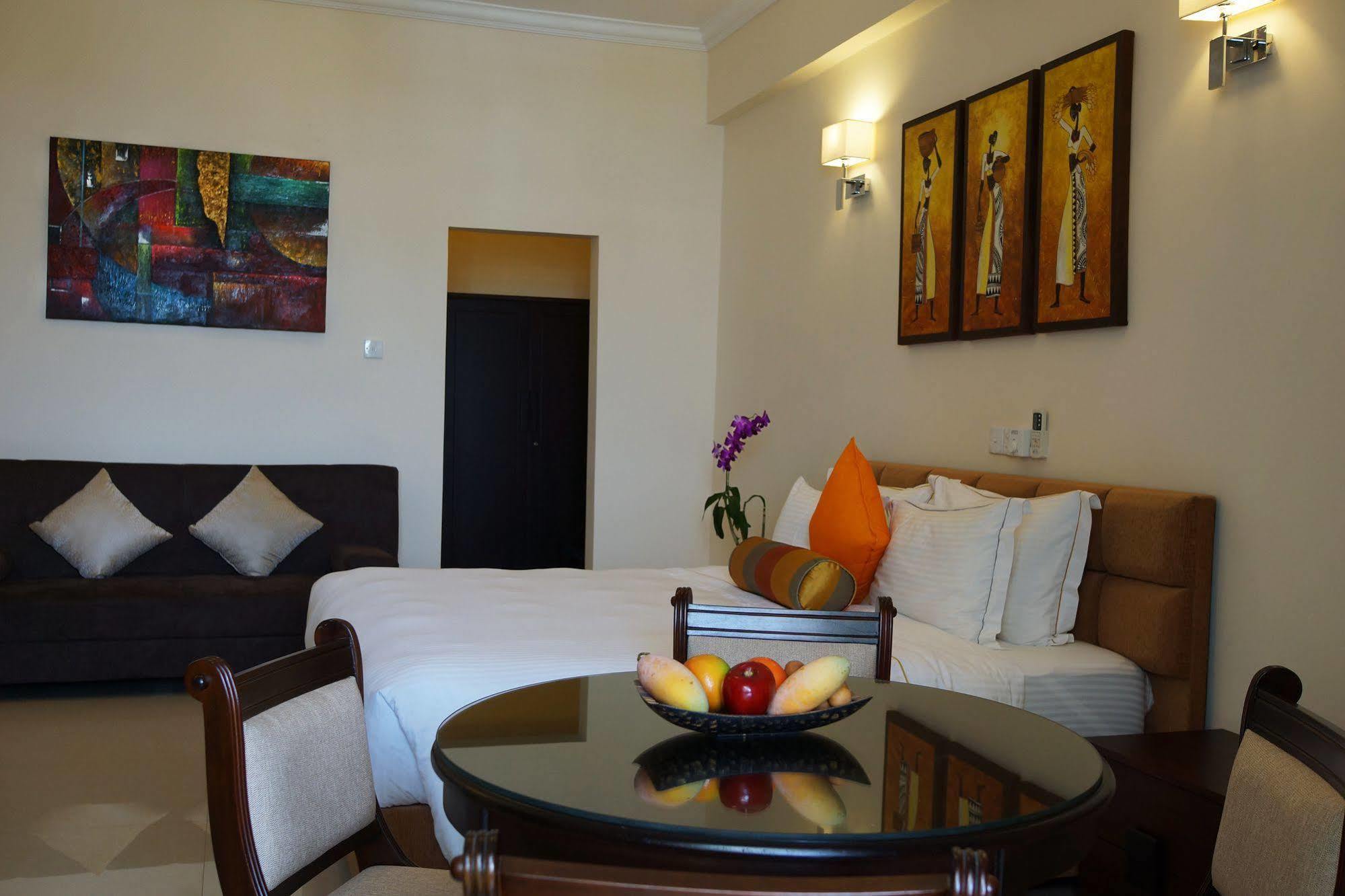 The Penthouse Above Sea Apartment Dehiwala-Mount Lavinia Luaran gambar