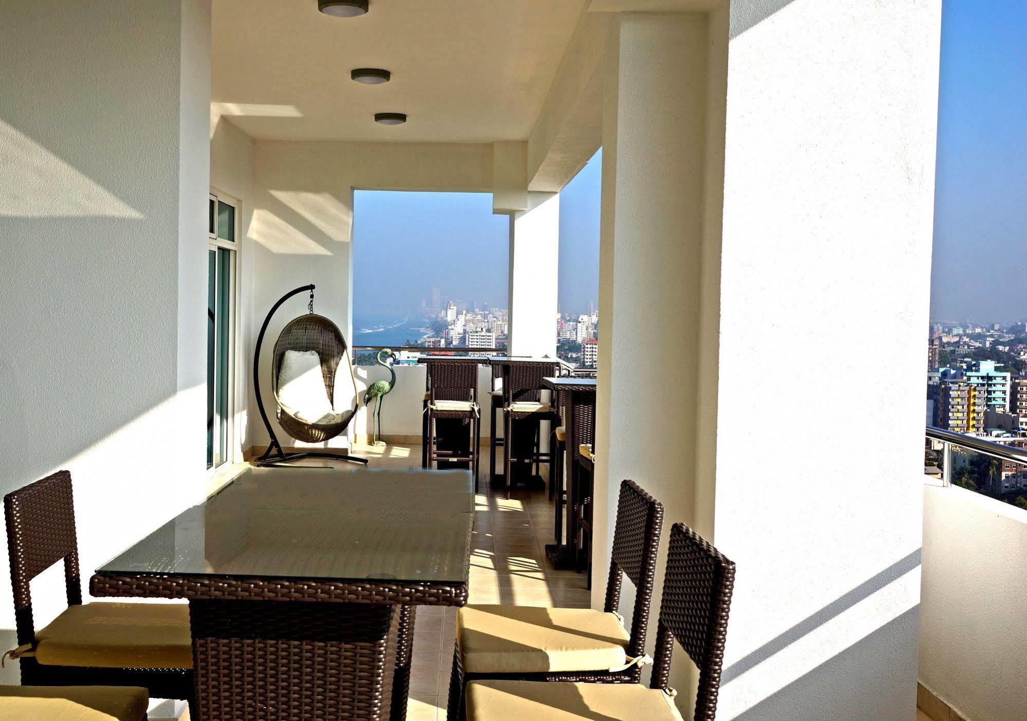The Penthouse Above Sea Apartment Dehiwala-Mount Lavinia Luaran gambar