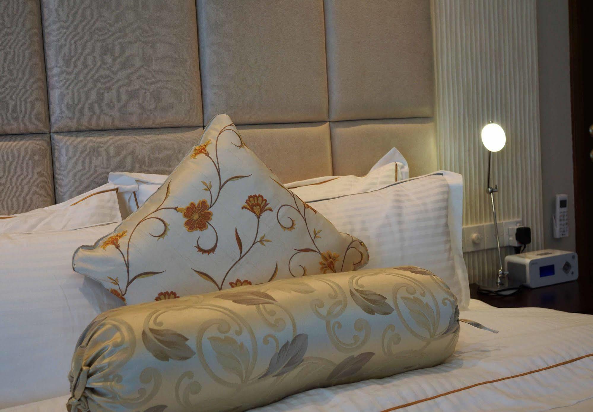 The Penthouse Above Sea Apartment Dehiwala-Mount Lavinia Luaran gambar