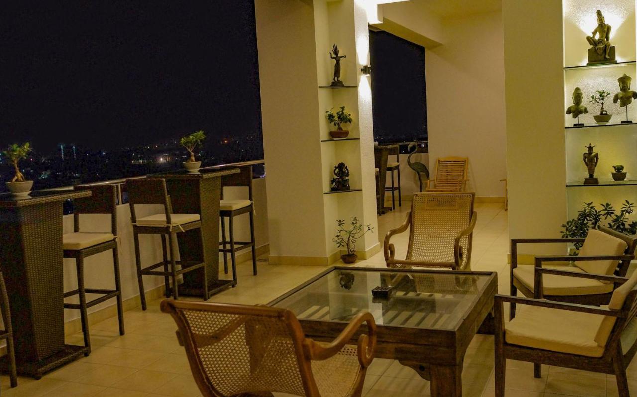 The Penthouse Above Sea Apartment Dehiwala-Mount Lavinia Luaran gambar